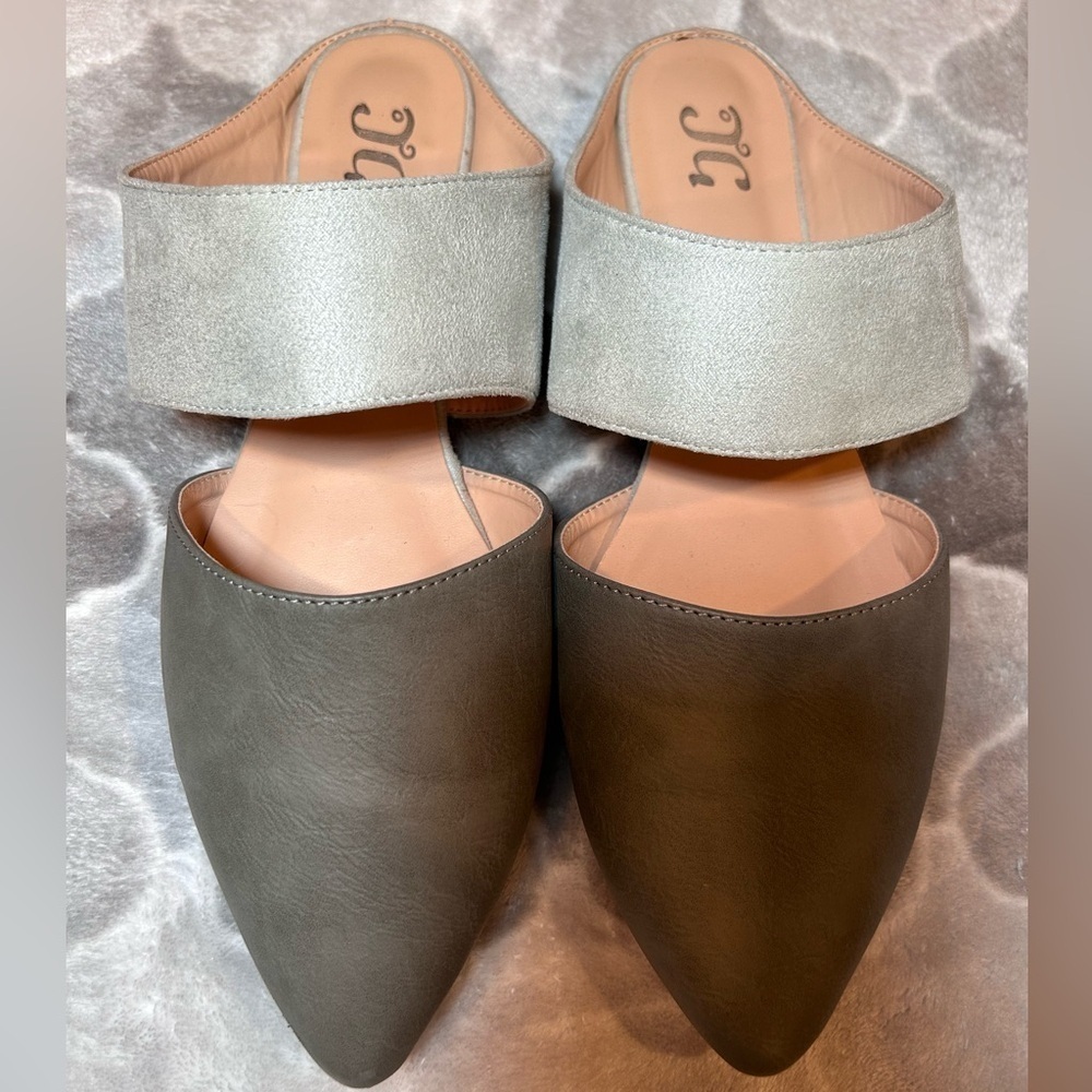 JC Journee Collection Women’s Pointed Toe Mule Flats in Faux Suede- Size 12 - Picture 2 of 5